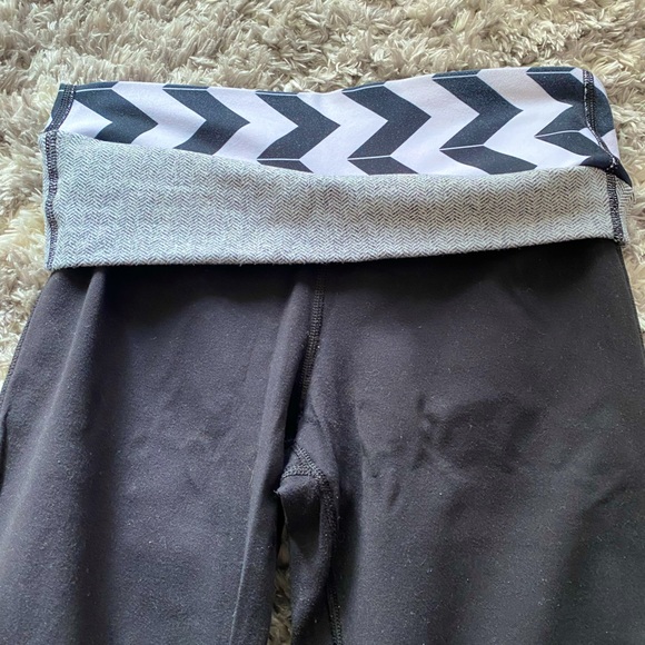 Lululemon Astro Flare Pant Size 4 - Picture 4 of 5